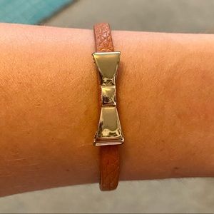 ADORABLE DAINTY LEATHER BRACELET WITH GOLD BOW! MAGNETIC CLASP! NEVER WORN! 🤎✨
